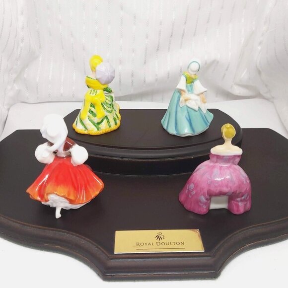Royal Doulton Ladies M202 Elizabeth M203 Jane M209 Victoria M220 Skater Display - Picture 15 of 16